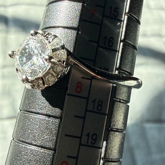 NEW! Pretty Bird Jewelry Classic Halo Solitaire Ring w/Clear Center Stone - Picture 12 of 12